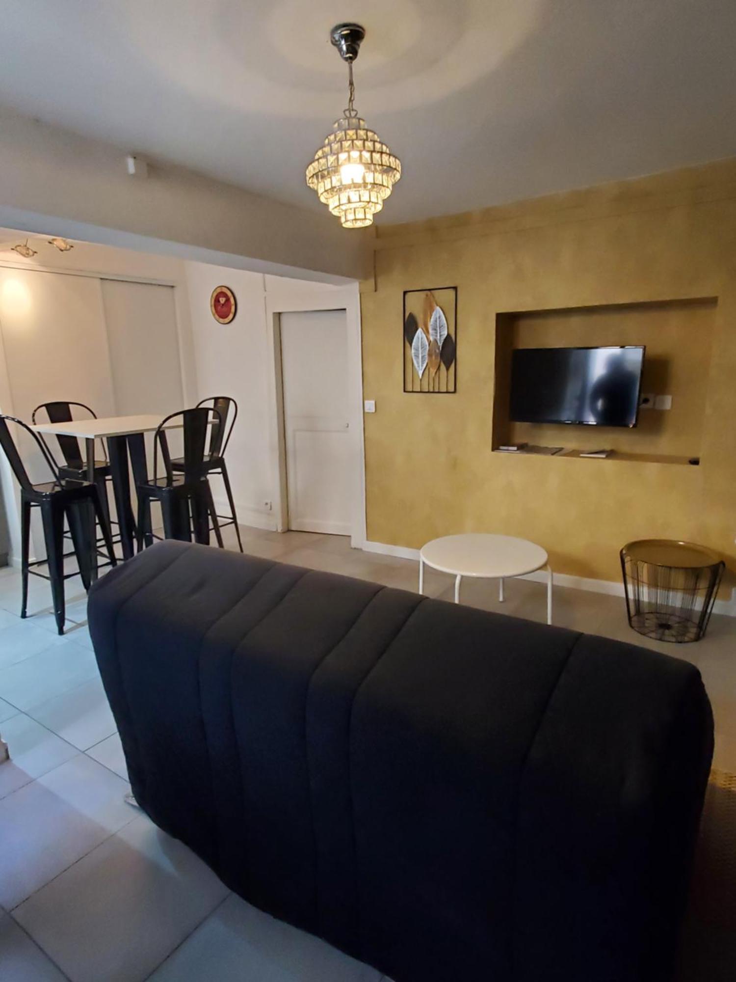 Republique Centre Apartment การ์กาซอน ภายนอก รูปภาพ