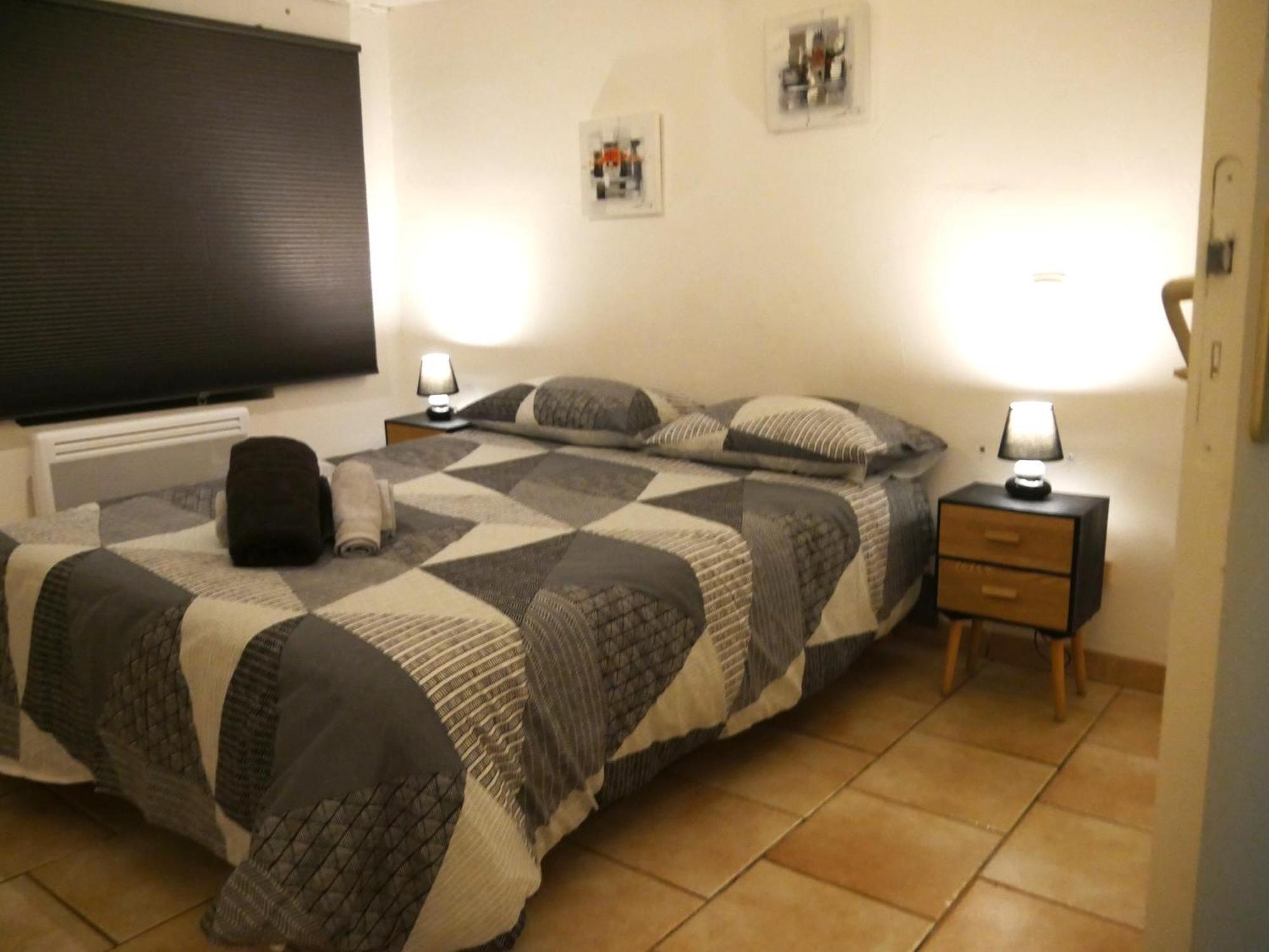Republique Centre Apartment การ์กาซอน ภายนอก รูปภาพ