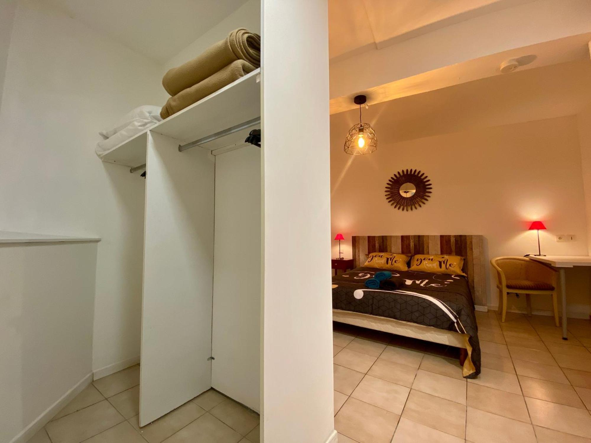 Republique Centre Apartment การ์กาซอน ห้อง รูปภาพ