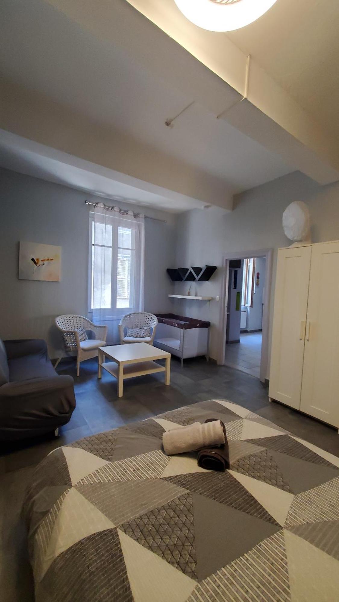 Republique Centre Apartment การ์กาซอน ภายนอก รูปภาพ
